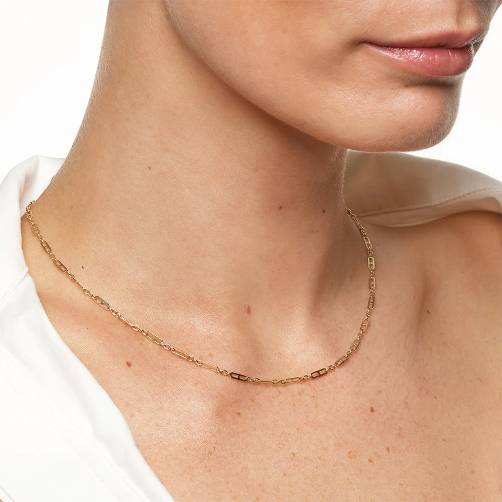 Anchor Paperclip Chain Necklace In 10k Gold 5 Anchor Paperclip Chain Necklace In 10k Gold - Image 5