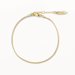 Fine Snake Chain Bracelet In Gold
