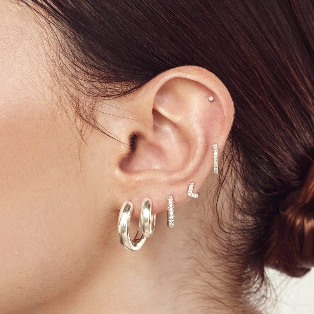Midi Curve Hoop Earrings In Silver 2 Midi Curve Hoop Earrings In Silver - Image 2